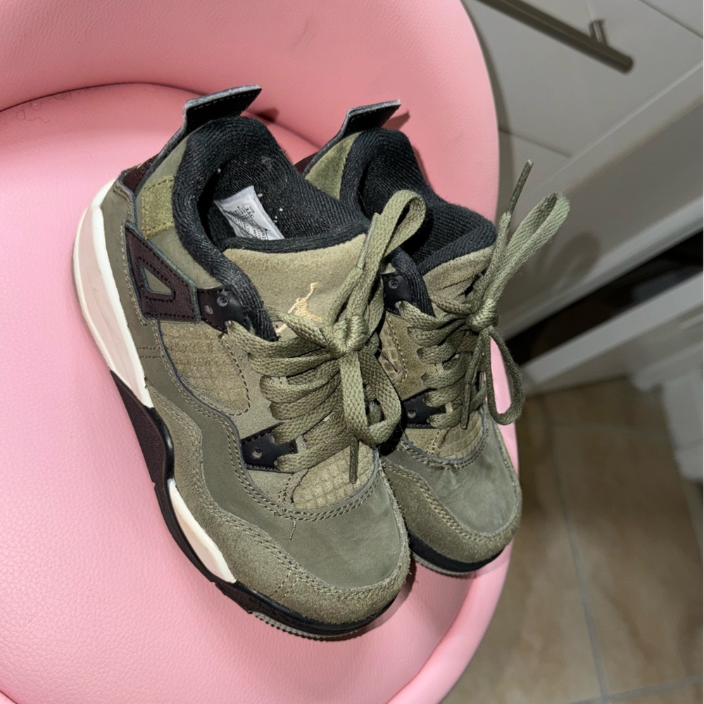 Gently worn kids Jordans! Size 11